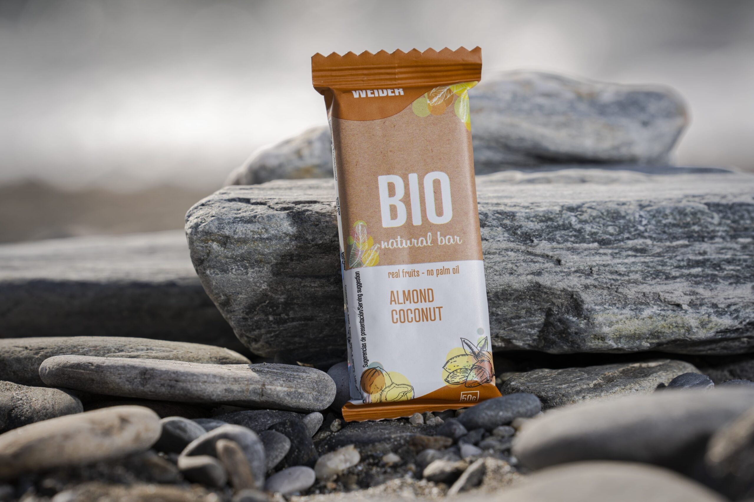 bio_natural_bar_almond_coconut_lifestyle
