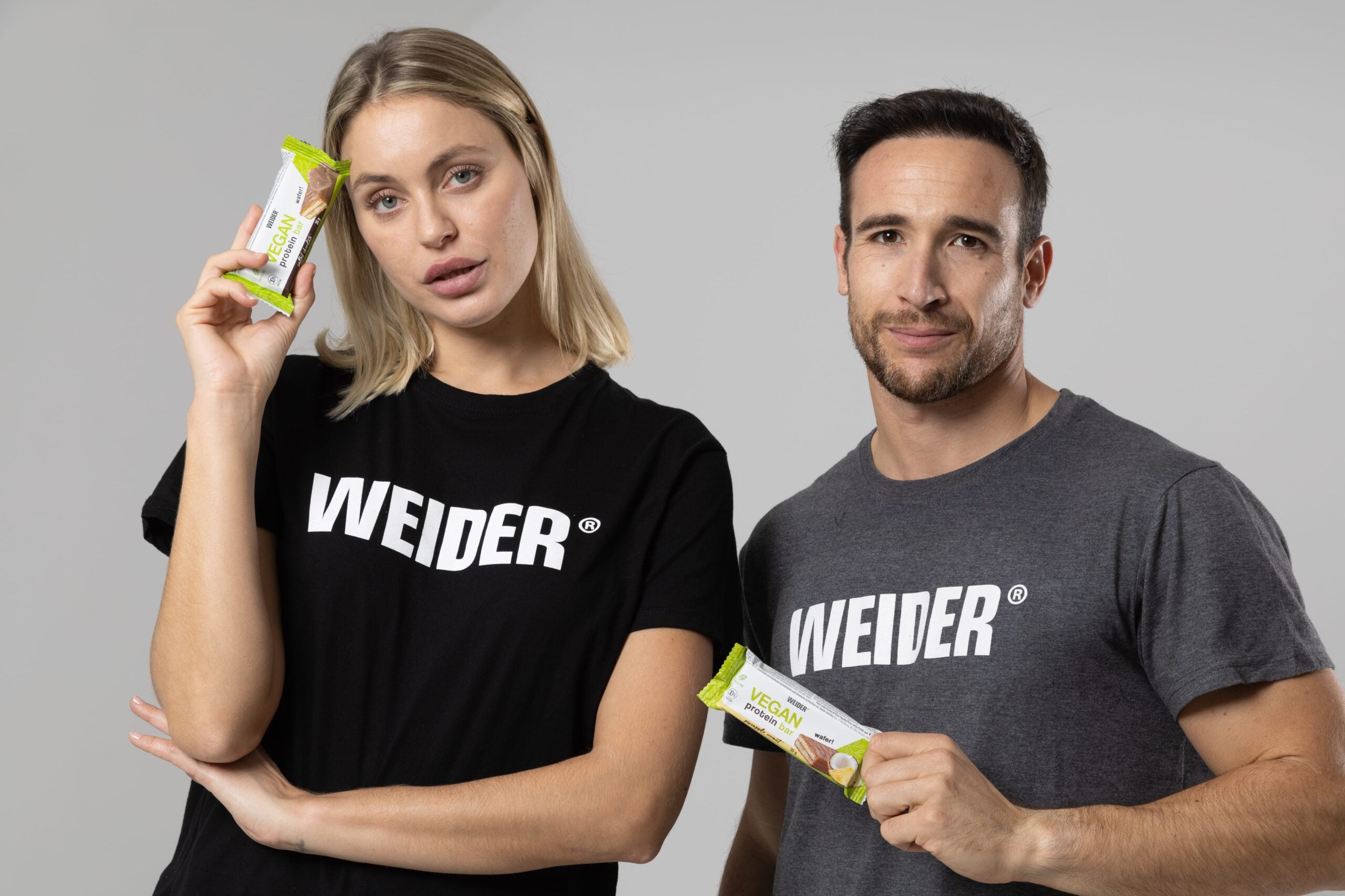 vegan_protein_wafer_bar_salted_choco_lifestyle_2