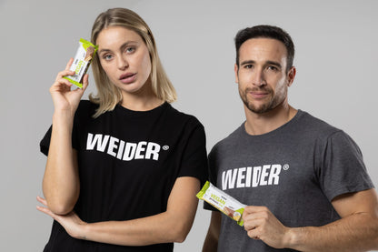 vegan_protein_wafer_bar_salted_choco_lifestyle_2