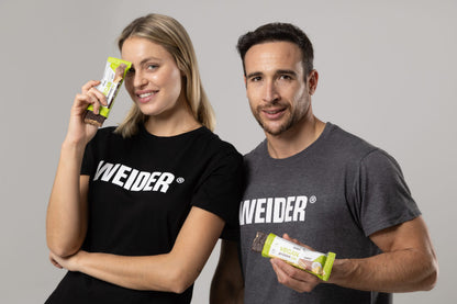 vegan_protein_wafer_bar_salted_choco_lifestyle_3